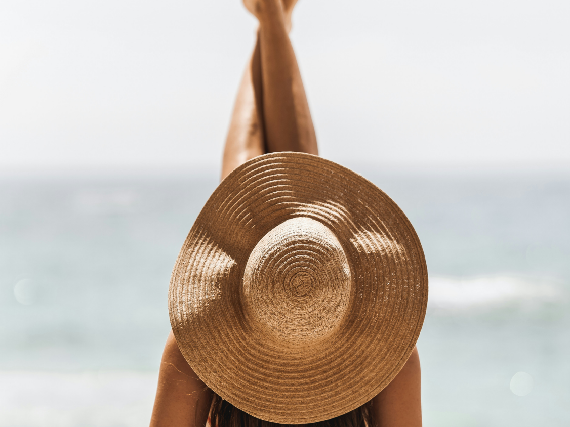 The Magic of Raffia: Why It’s the Perfect Material for Your Next Hat or Bag