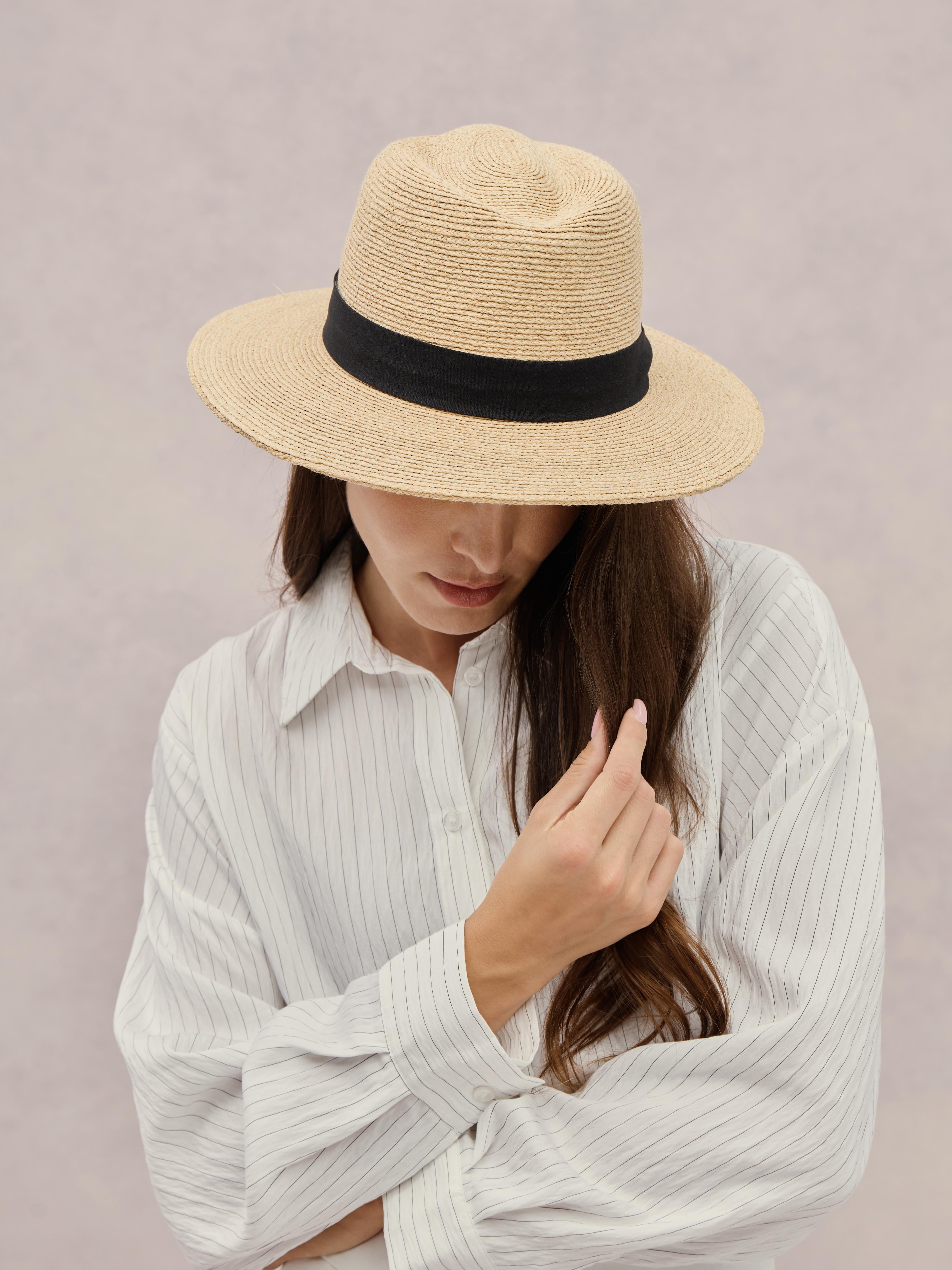 Club Hapuna Ponza — charcoal Madagascar raffia fedora with band wrap