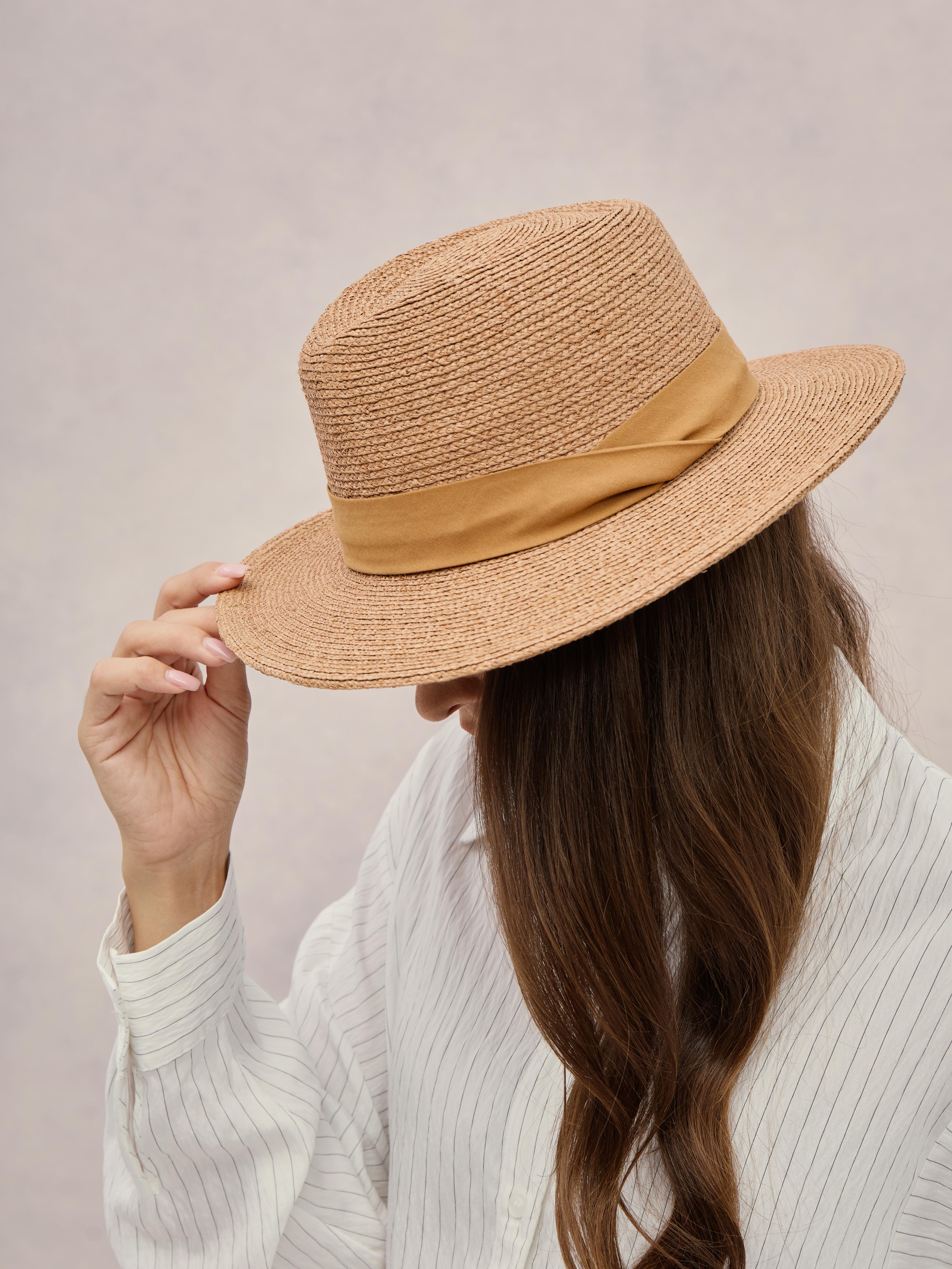 Ponza tan raffia fedora — structured, warm tone | Club Hapuna