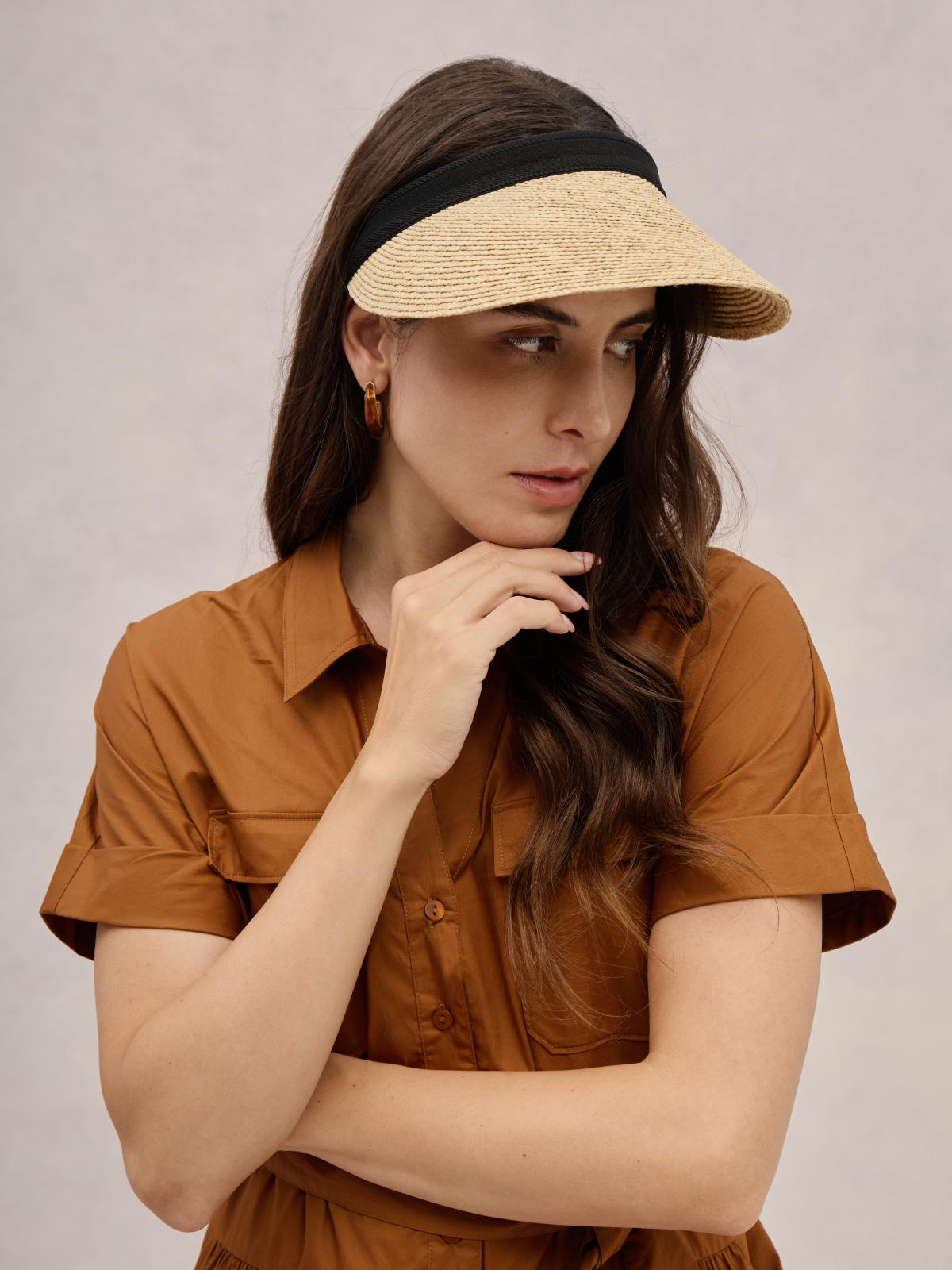 Club Hapuna Isla — charcoal Madagascar raffia slide-on visor