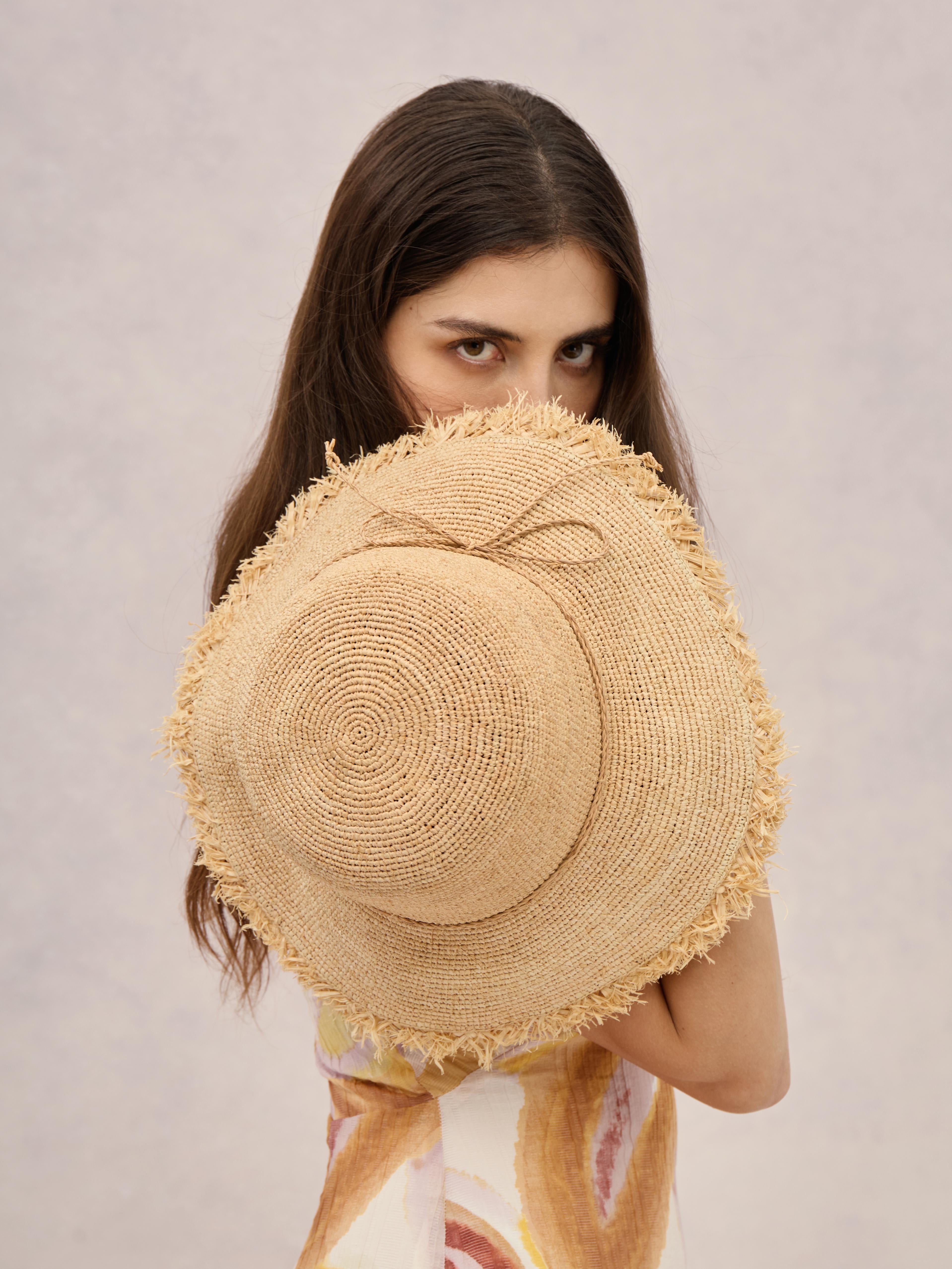 Phuket raffia cloche hat — frayed edge, packable | Club Hapuna