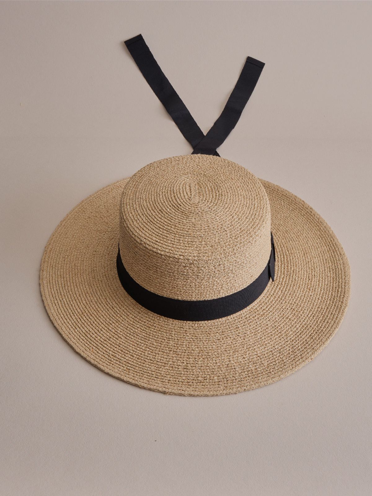 Comino charcoal natural raffia boater — handcrafted | Club Hapuna